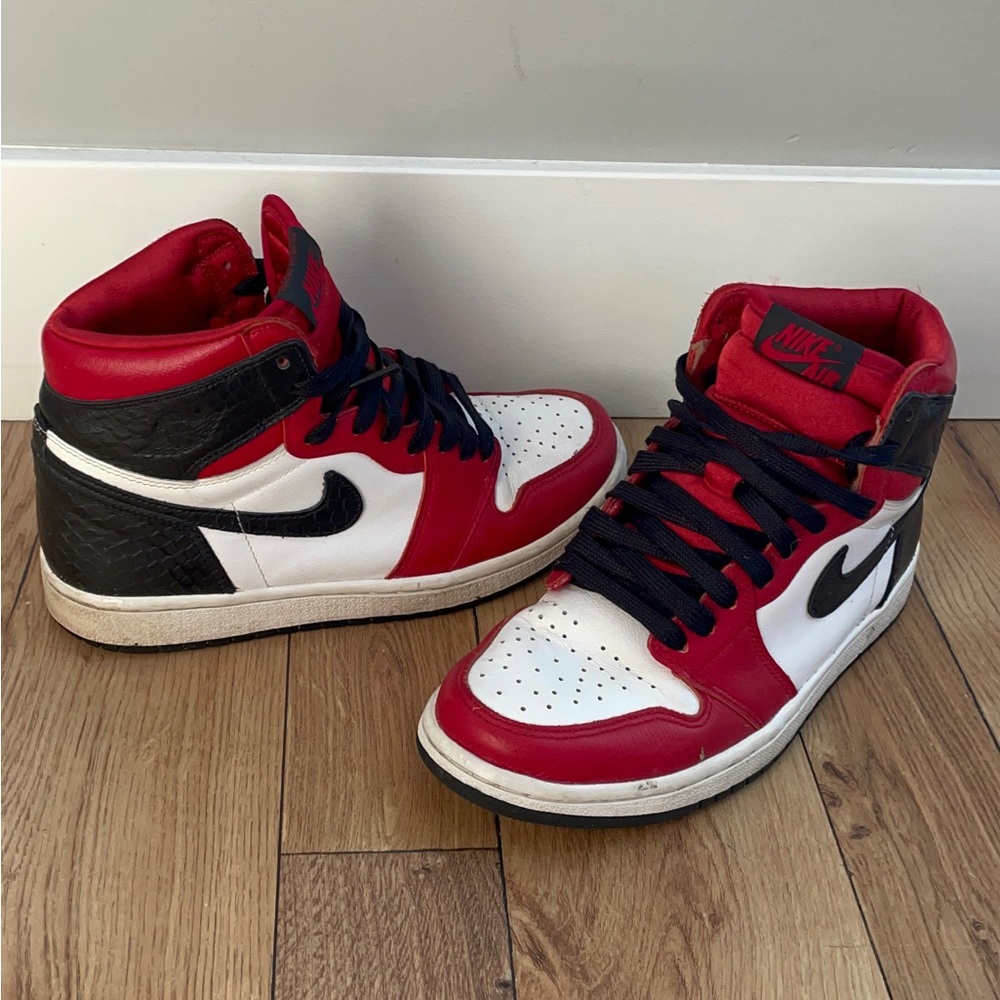 Womens air jordan 1’s